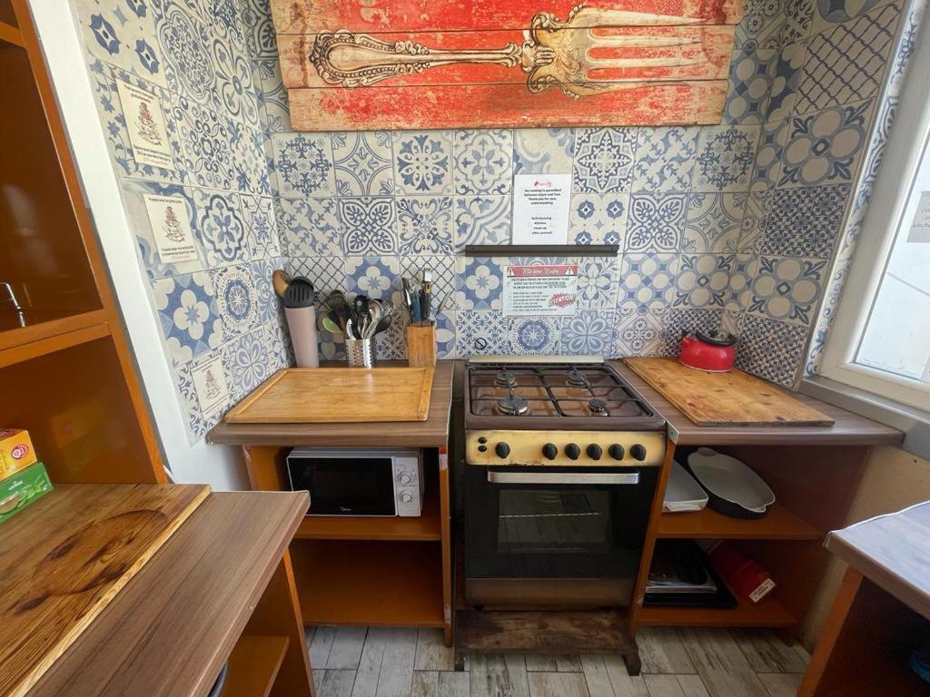Marco Polo Party Hostel Saint Julian's Екстериор снимка